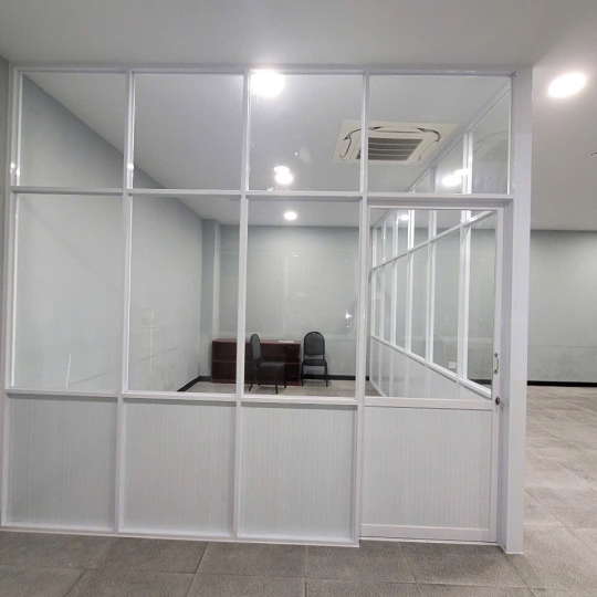 Vách ngăn nhôm kính thủ dầu một bình dương