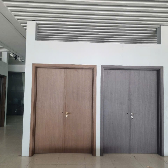 Cửa nhôm tấm tổ ong đẹp