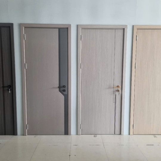 Cửa nhôm tấm tổ ong đẹp