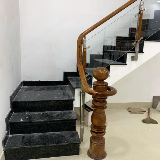 Cầu Thang Kính Tại Bàu Bàng